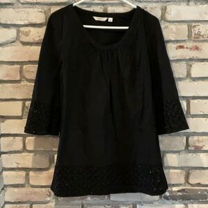 Pre-Owned in Excellent Condition Liz Claiborne Black Tunic Style Blouse. Size L